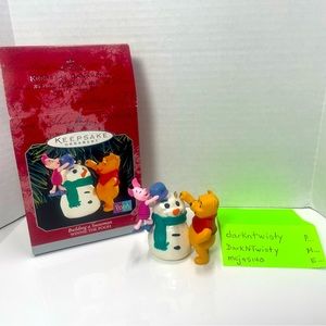 BNIB Vintage 1998 Hallmark Keepsake Ornament Winnie the Pooh Building a Snowman